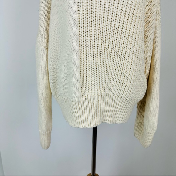 TopShop Cream Turtleneck Sweater Size 4-6 - Picture 3 of 10